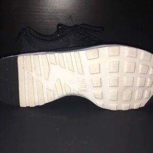 Nike Shoes - NIKE AIR MAX THEA SHOES (BLACK/WHITE) Nike Shoes - NIKE AIR MAX THEA SHOES (BLACK/WHITE)
